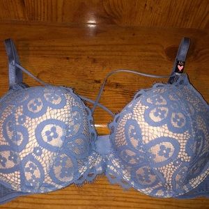 Victoria Secret Bra 32C 2 cup size push-up
